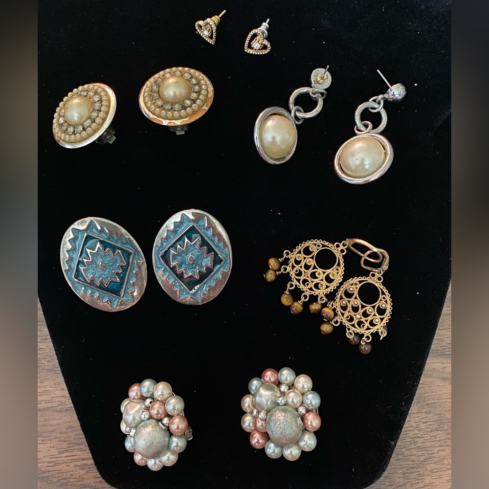 Set of 6 Fashionable Vintage and Various styles of earrings